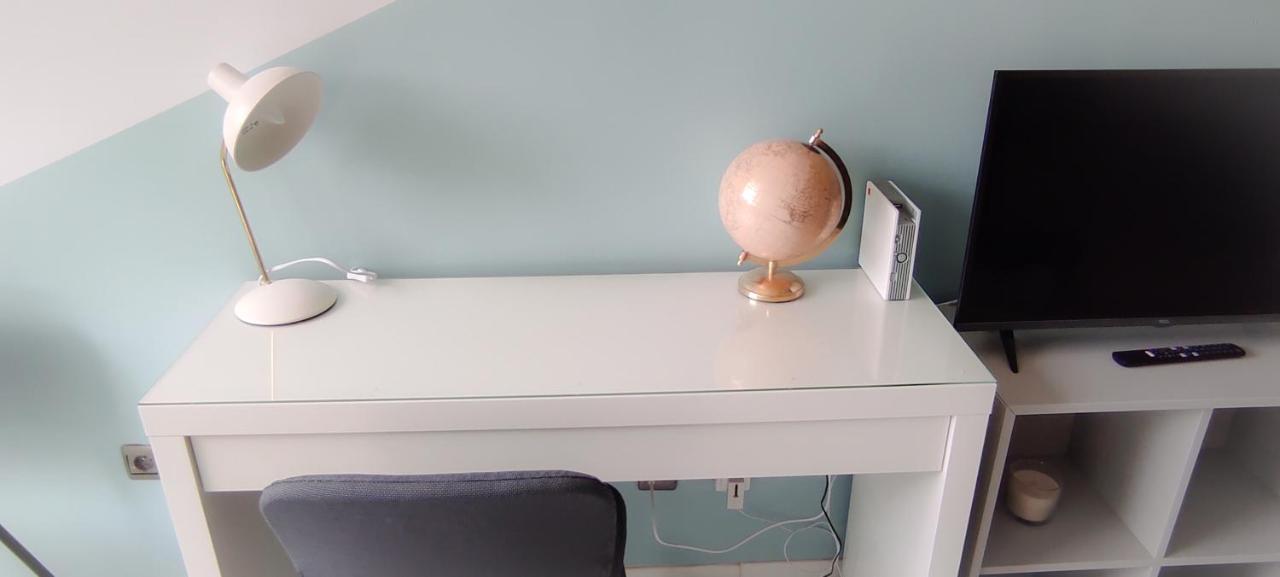 Studio 26M2 Centre Ville Renove Avec Parking Prive 라그랑모트 외부 사진